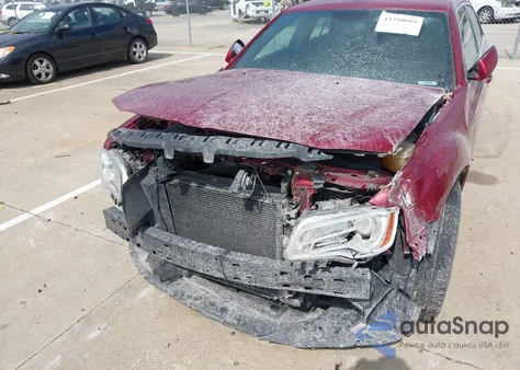 2014 Chrysler 300 z USA, uszkodzony, nr VIN 2C3CCARG8EH255688